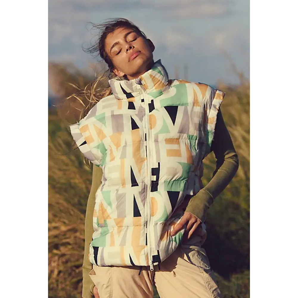 FREE PEOPLE FP MOVEMENT IN A BUBBLE PRINTED BLOCKED LOGO PUFFER VEST JACKET M